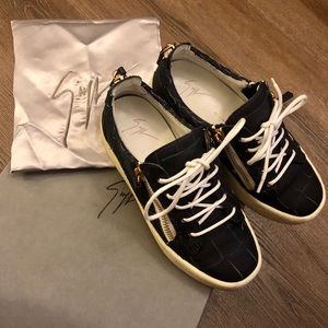 Giuseppe Zanotti low top navy sneaker size 36.5